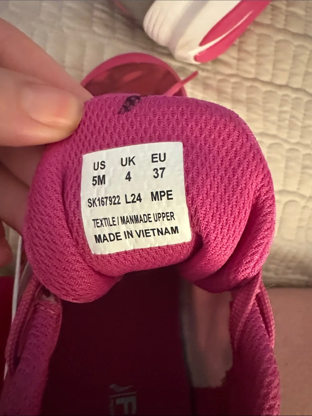 Saucony Endorphin KDZ Rose Size US 5 NWOB